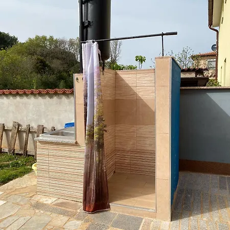 Mit Gepflegter Terrasse Im Ferienort Medulin