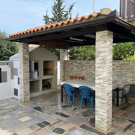 Mit Gepflegter Terrasse Im Ferienort Apartman Medulin